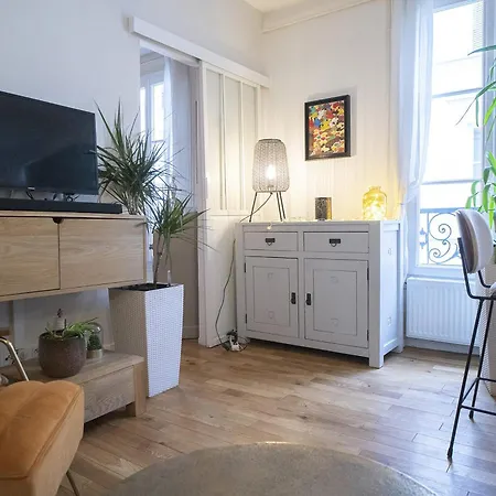 Apartment Cosy And Quiet In *
